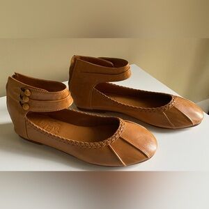 Handmade Tan Leather Ankle Cuff Ballet Flats 
BRAND NEW - NEVER WORN